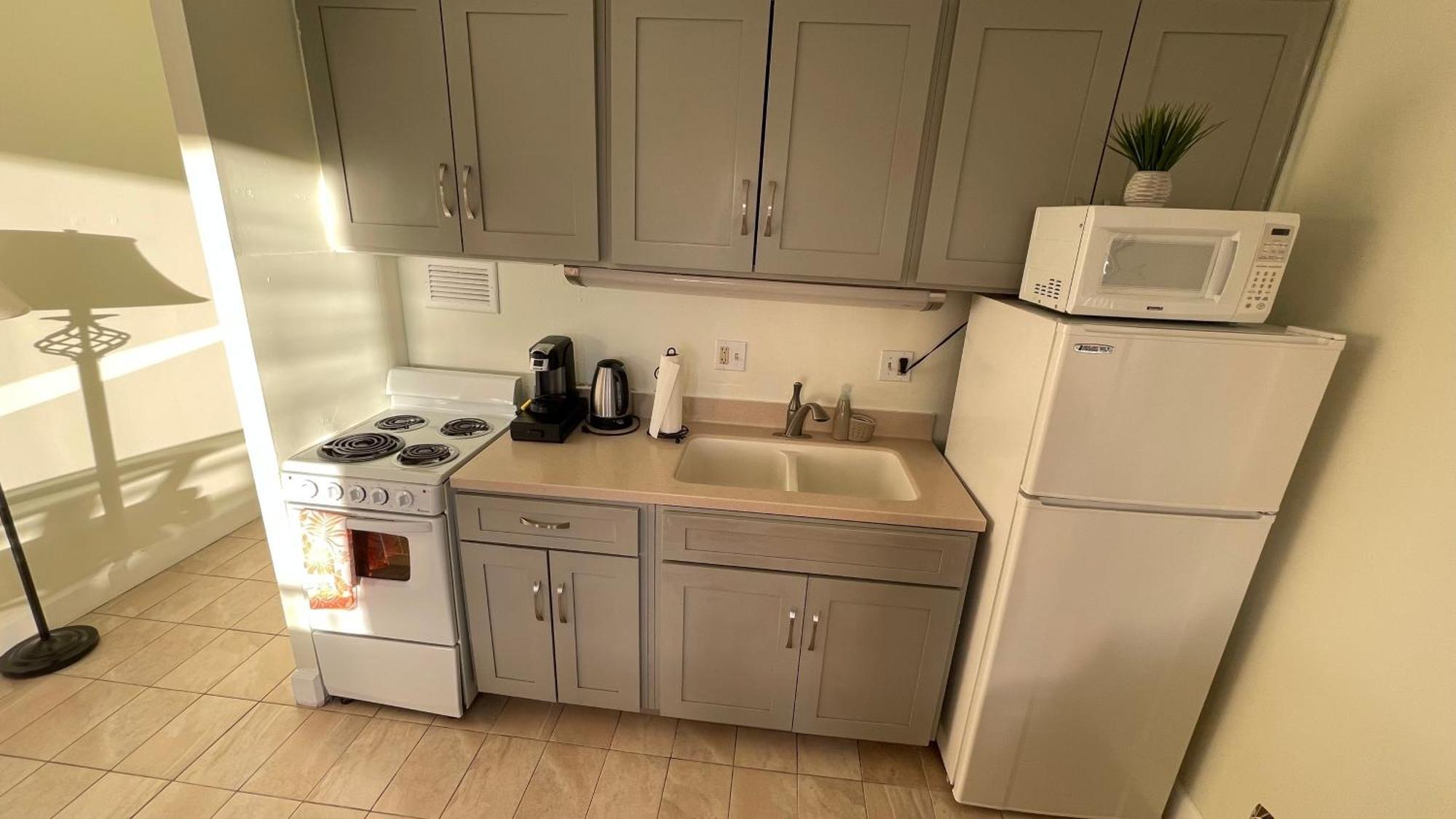 ทรอปิคอล สตูดิโอ แอต มารีน เซิร์ฟ ไวกิกิ Apartment โฮโนลูลู ภายนอก รูปภาพ